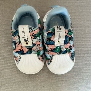 Adidas toddler superstar NWT